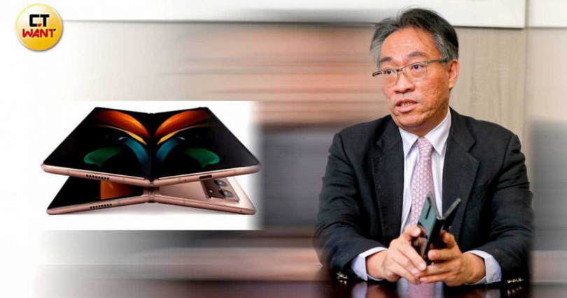今年53歲的張祐銘，坐擁8家上市櫃公司，企業版圖涵蓋營建、化工、精密製造、生技、保險、環境工程，永捷更是切入摺疊手機材料市場。（圖／三星提供、黃耀徵攝）&nbsp;