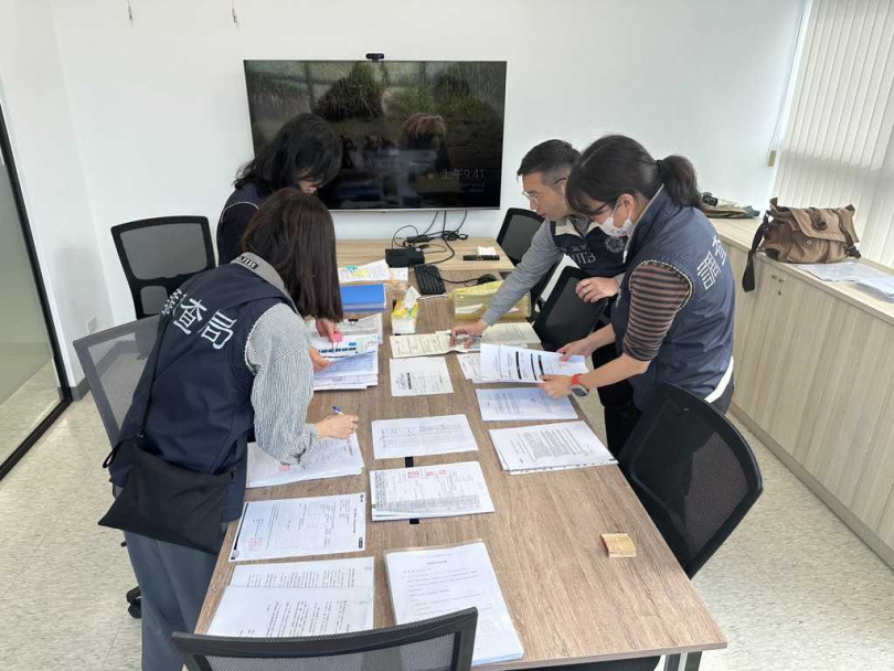 調查局大規模掃蕩陸企挖角案。（圖／調查局提供）