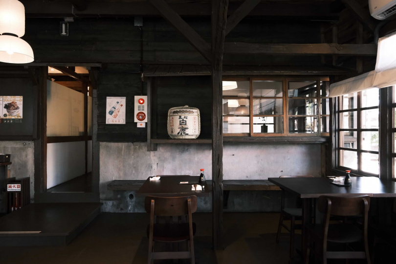 米崙丼飯屋所在建物為過去日治時代的「南日本漁業統制株式會社」，具有70年歷史，讓食客能在充滿昭和風情的環境中用餐。（圖／雲品國際提供）