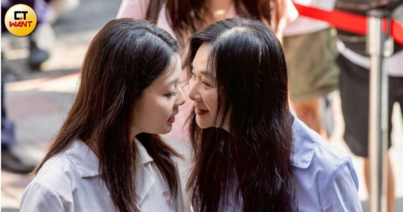 北市議員應曉薇（右）涉京華城案而遭停黨權，2026年無緣議員選舉，空缺席次也讓新人躍躍欲試。（圖／黃耀徵攝）