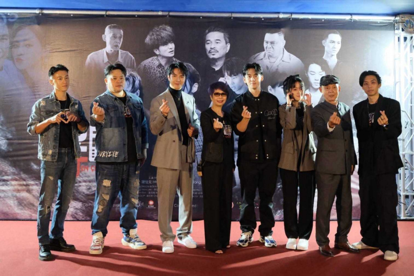 謝佳見、鄭平君、葛兆恩、葛宸羽、游書庭出席《解碼》首映。（圖／獨具慧眼文創＆Enjoy TV）