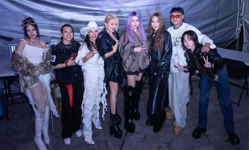 台東縣政府《2026 台東跨年晚會 東漂去旅行:〈東!帶我走〉》跨年演唱會結合在地特色,成功吸引大量人潮。(圖/臺東縣政府提供)