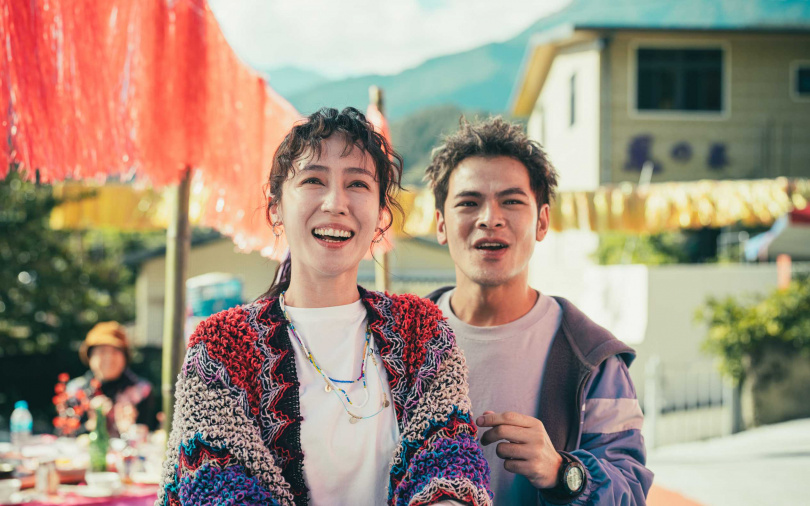 金鐘獎得主蘇達(右)首度自導自編自演!與小薰(左)有精彩對手戲。(圖/華映娛樂)