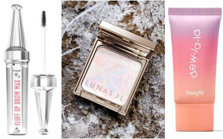 左起：讓眉毛超容易塑型，變身完美野生眉。Benefit超絨易塑型眉蠟/1,080元。(中)曾經在2023年歲末推出限定版，以大理石紋路打造全臉五官的打亮神器讓粉絲們超喜愛，這次驚喜回歸LUNASOL 星燦光漾亮顏餅 4色人氣限量，細緻輕盈粉質，提升肌膚透亮感。LUNASOL 星燦光漾亮顏餅/2,350元。(右)一抹亮澤，讓肌膚自帶濾鏡。Benefit開光啦！亮顏乳/1,520元。（圖／品牌提供）