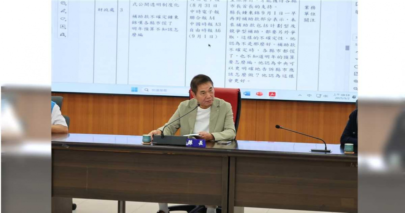 苗栗縣長鍾東錦為許學生一個良善運動空間，決定由縣府自籌全額經費補助後龍國中興建操場，並已於八月初完成招標作業。（圖／中國時報記者謝明俊攝）