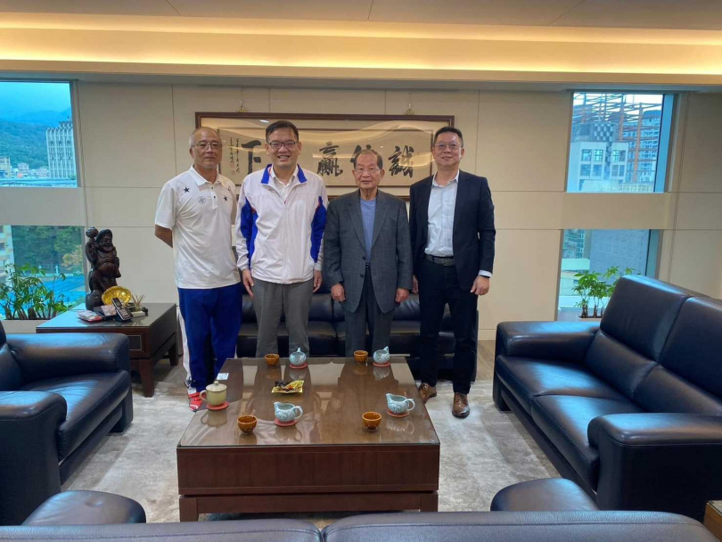 陽信銀行每年捐贈110萬元給陽明青棒作為隊員的逐夢基金，當中還明定補貼學生的住宿水電費用，該隊宿舍卻在6月「無預警解散」。（圖／臺北市立陽明高中部暨國中部棒球隊臉書）