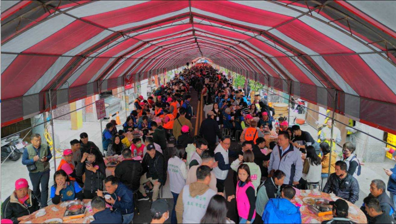 今年平安桌將席開338桌創歷年新高。(圖/資料照片)