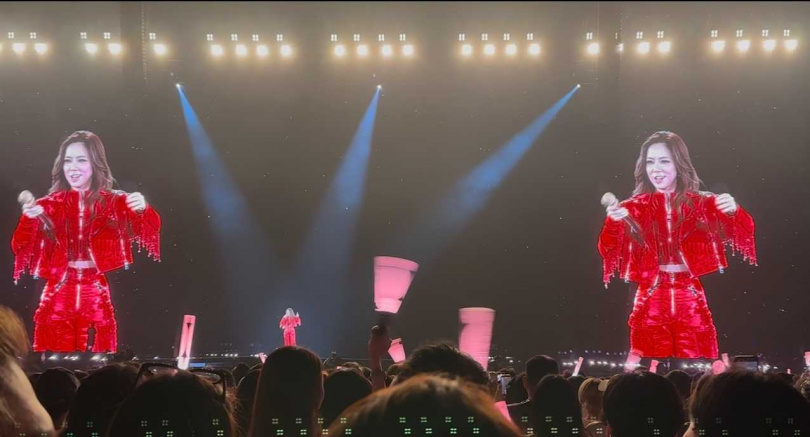 鄧紫棋用台語跟全場觀眾打招呼。（圖／讀者提供）