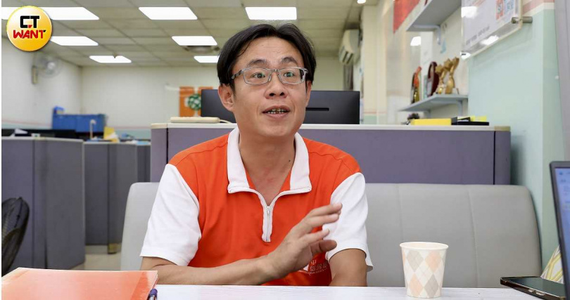 中信房屋龍潭北龍加盟店店長傅傳霖觀察，前一波龍科三期擴建公聽會上，其實就有不少地主願意被徵收，但抗爭聲浪太大，讓外界誤以為大家都不願意被徵收。（圖／方萬民攝）