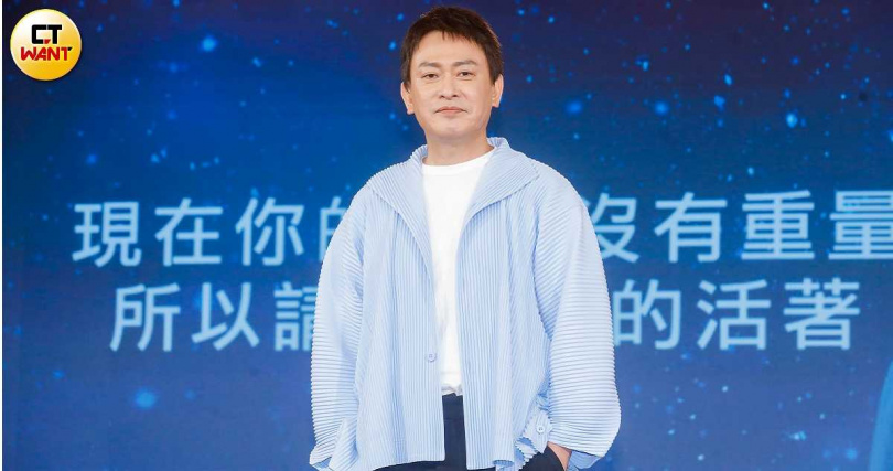 王識賢努力練習日文台詞。（圖／趙文彬攝）