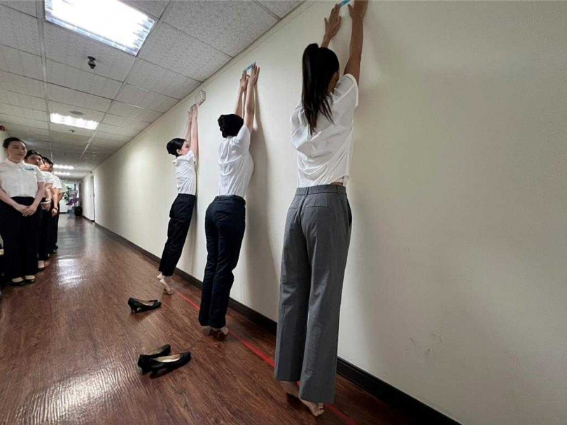 約有1000人符合資格可參與初試甄選，今日到考率近9成。（圖／台灣虎航提供）