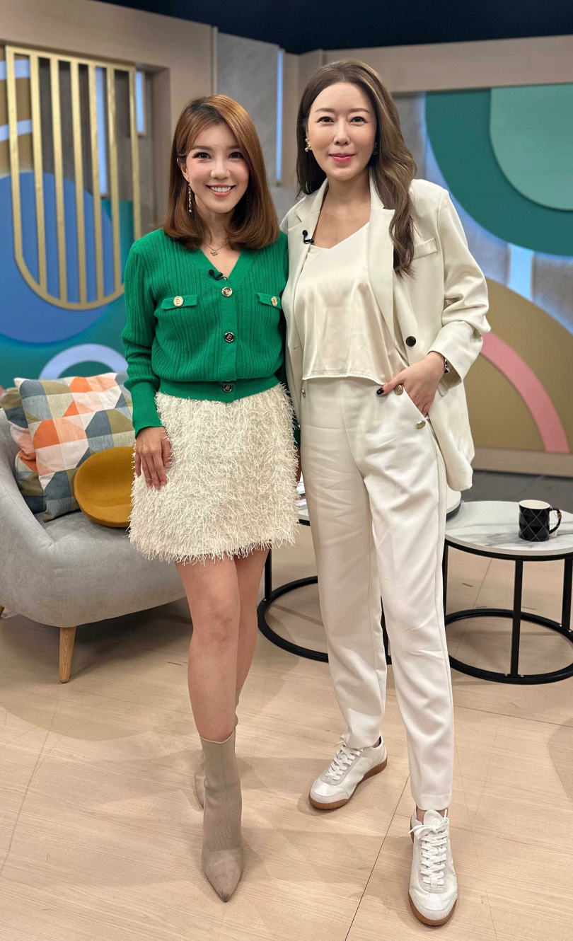 路怡珍在《高點人物》節目上專訪電商女王周品均。(圖/高點電視台、路怡珍提供)