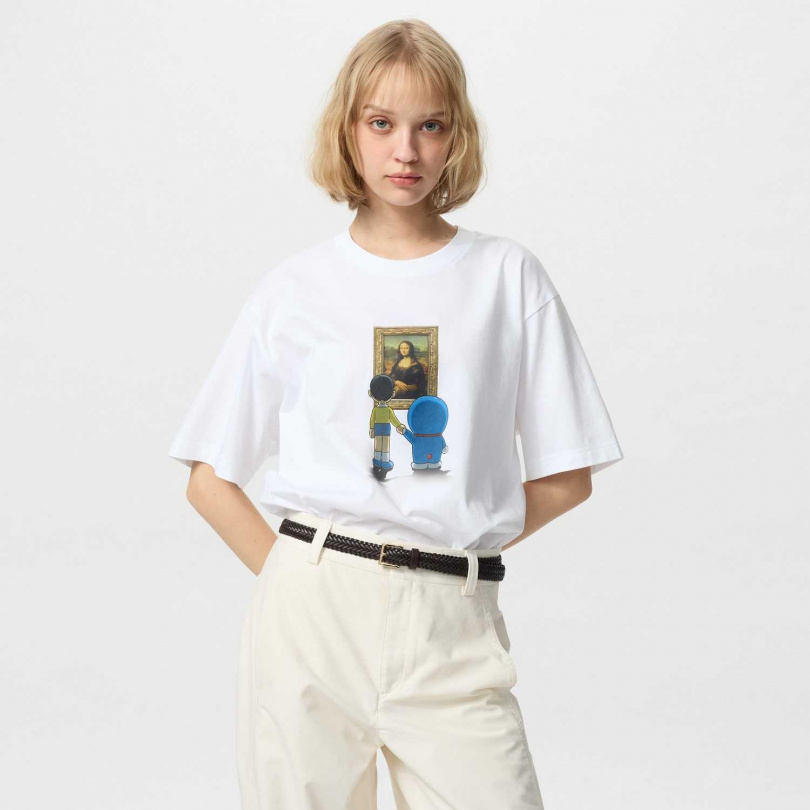 Doraemon meets the Louvre UT印花T恤(短袖) ／490元（圖／品牌提供）