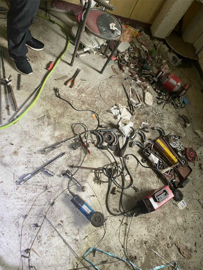 台中地檢署偵破失聯移工獵捕販賣石虎案,主嫌潘男持獵槍瞄準警員拒捕,檢方聲請羈押禁見獲准。(圖/警方提供)