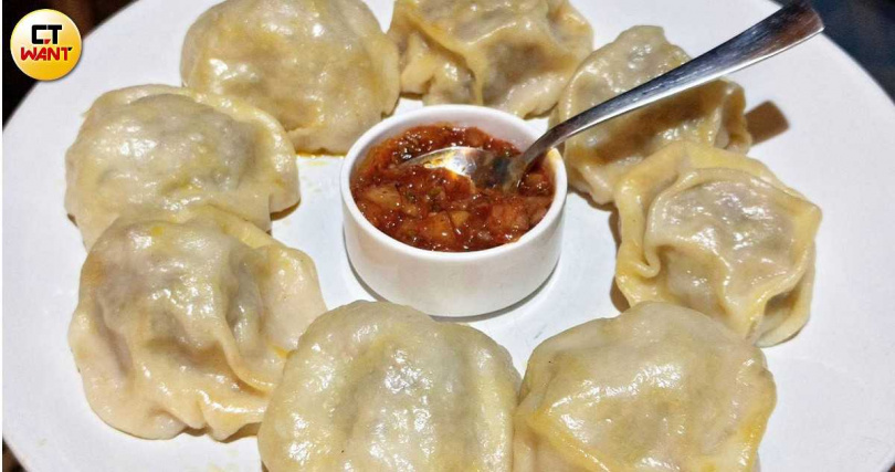 藏式餃子「Momos」口味常以羊肉或蔬菜為主，有的會做成像是小包子。（圖／魏妤靜攝）