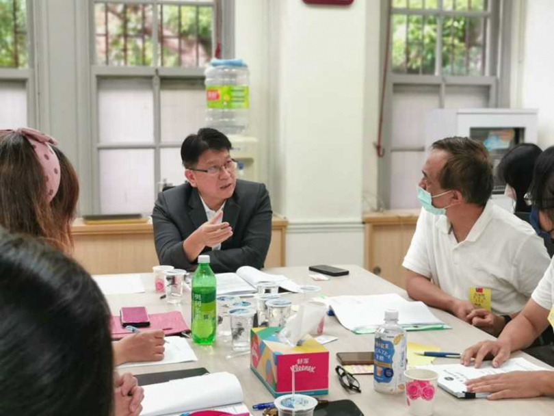 國民黨立委林思銘（中）將在下個月23日面臨罷免考驗。（圖／翻攝自林思銘臉書）