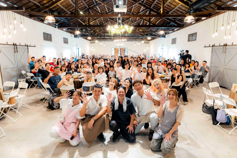 《嗨!營業中》將節目核心搬到全台各地,開起「臨時餐廳」與民眾互動。(圖/好看娛樂提供)