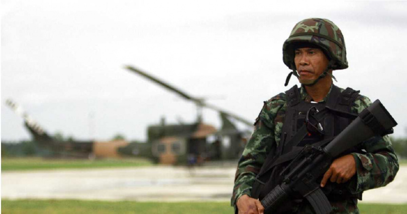 因應柬軍攻擊，泰國多地實施晚間宵禁，軍方呼籲民眾避免接近交火區域。