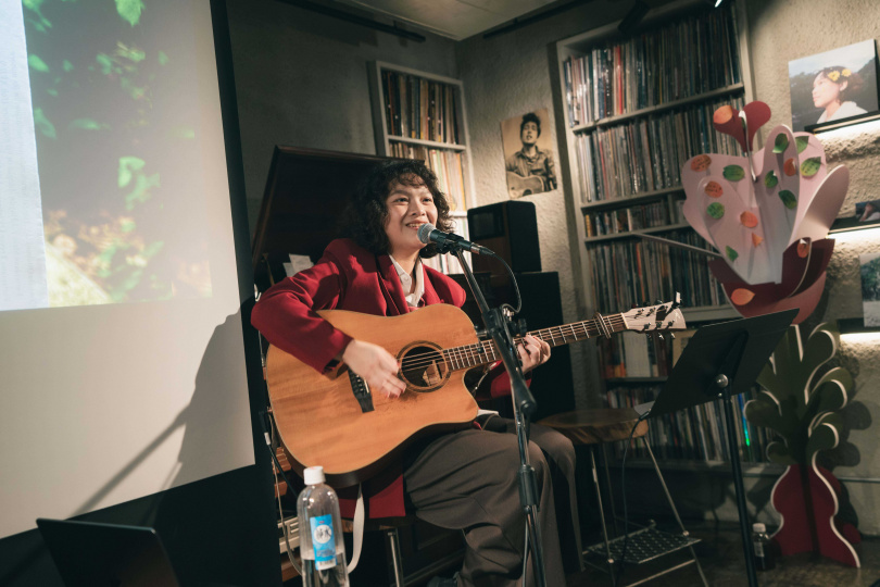 JOYCE就以斯先前自曝脫離母胎單身。（圖／放飛音樂提供）