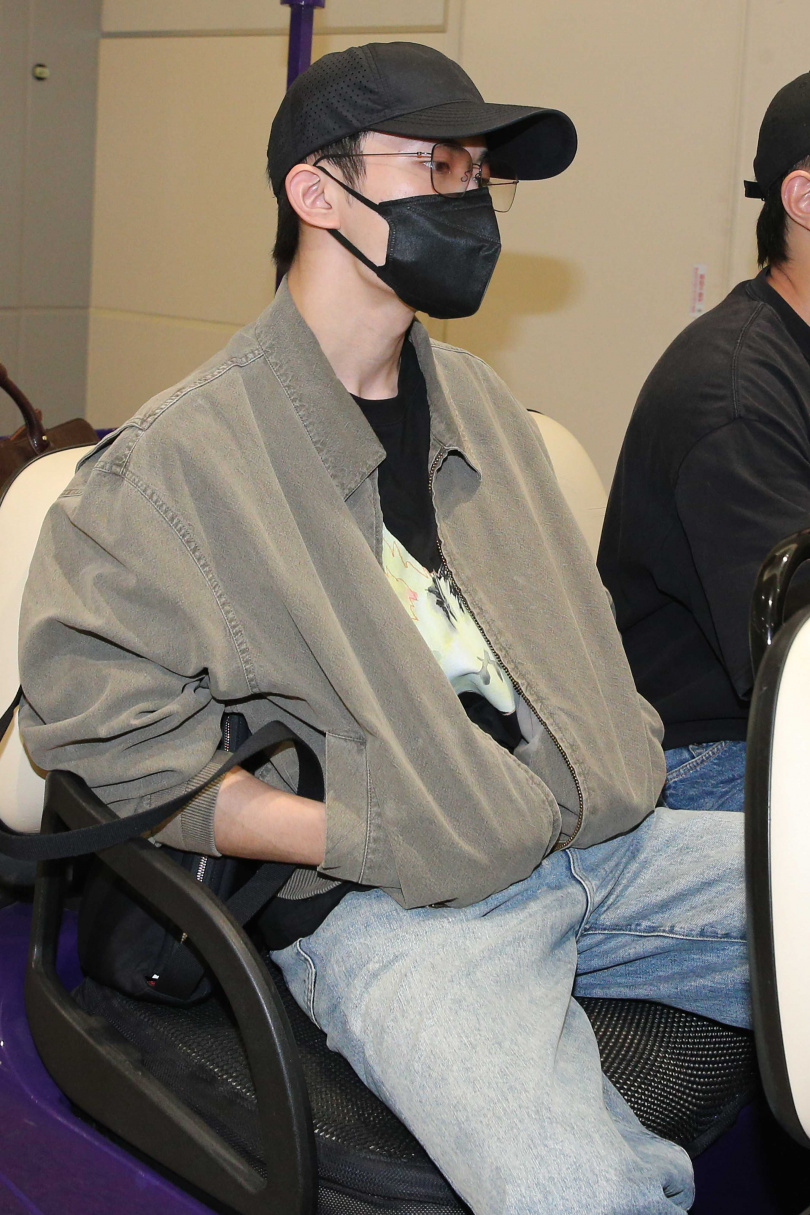 易烊千璽昨日抵台神情略顯疲憊，粉絲猜測可能剛獲知朱媛媛死訊。（圖／報系資料照）