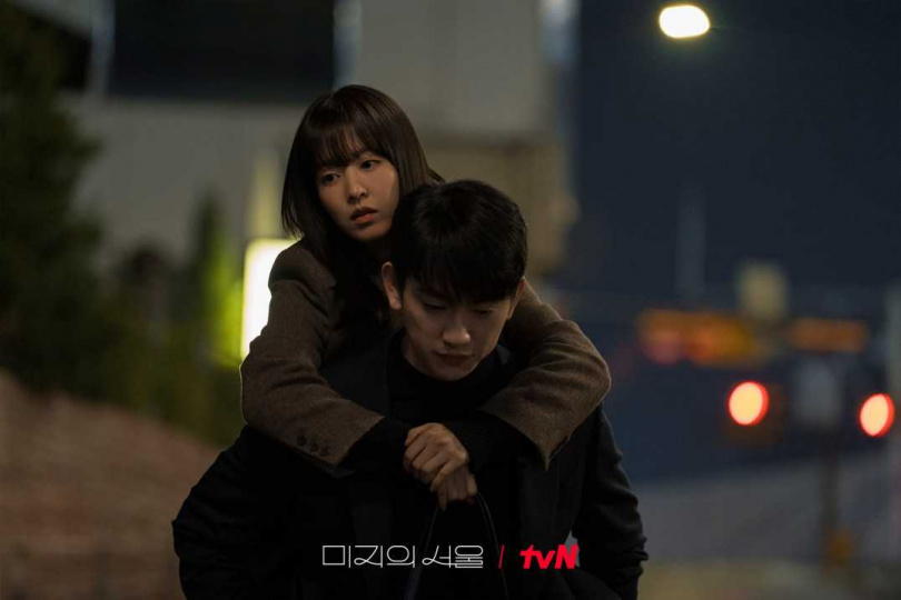 朴寶英沒工作時只想待在家，連去朴珍榮家聚會都覺得很費力。（圖／取自《未知的首爾》官網）