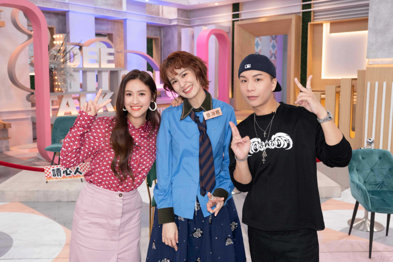 Sandy（左）吐槽曾沛慈怎麼考上北一女的。（圖／東森提供）