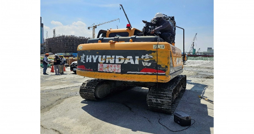 施工機具排煙檢測。（圖片提供／高雄市政府環保局）