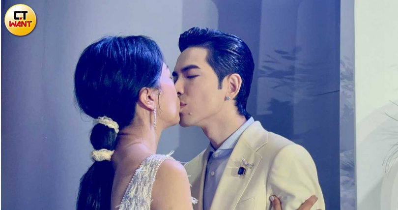 2024年10月蕭敬騰和Summer補辦婚宴，現場眾星雲集。（圖／常朝貴攝）