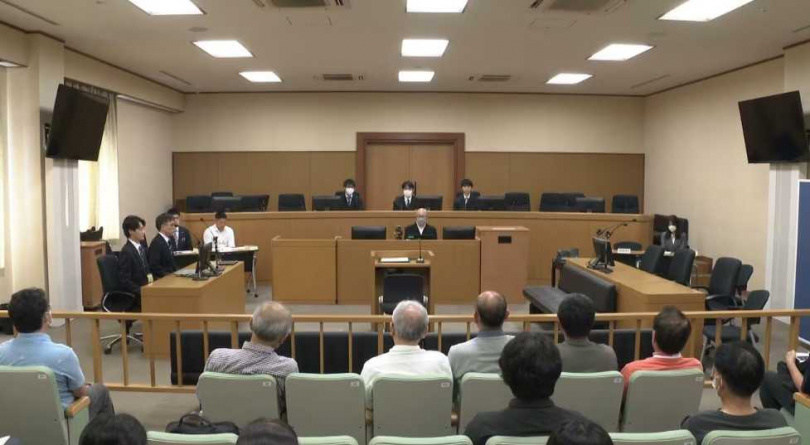 日本大津地方法院16日針對轟動全國的牛郎店殺人棄屍案宣判,主嫌遭判無期徒刑。(圖/翻攝自TBS NEWS DIG)