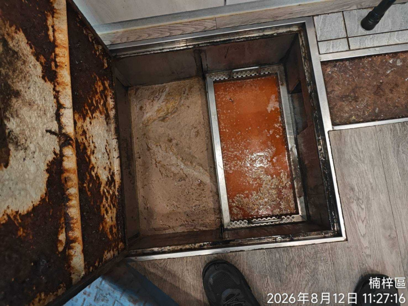 高雄市政府環保局持續監測後勁溪水質及加強稽查。(圖/高雄市政府環保局提供)
