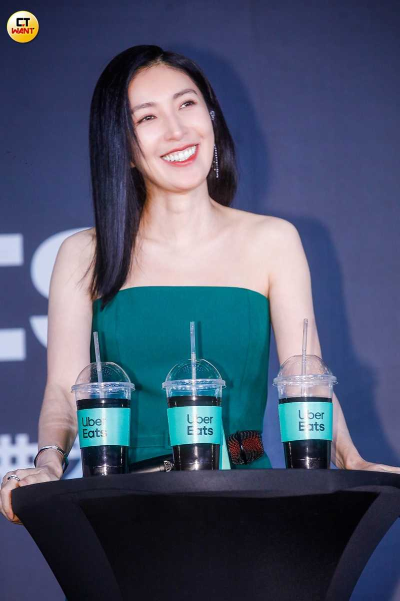 楊謹華與《影后》演員們在群組互道恭喜。（圖／趙文彬攝）