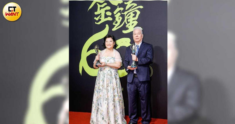 今年「特別貢獻獎」得主為幕後錄音師廖江華老師與資深DJ倪蓓蓓女士。（圖／趙文彬攝）