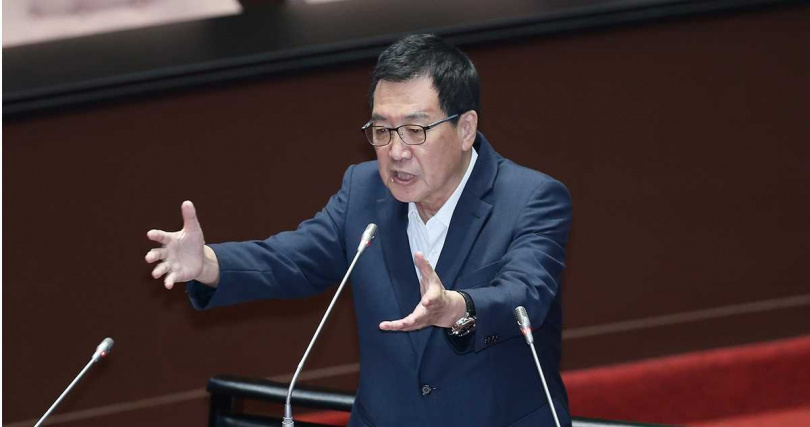 對於費敬禹過去曾自稱是「立委姪兒」,前立委費鴻泰回應,家族人口眾多,不認識。(圖/報系資料庫)