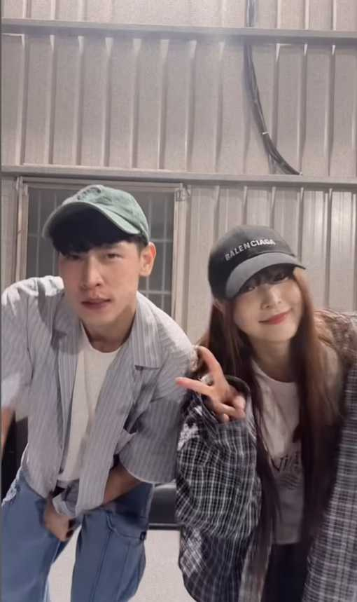 在馮晨軒與孟潔的社群上也可見兩人互動，還一起跳舞。（圖／翻攝自馮晨軒IG）