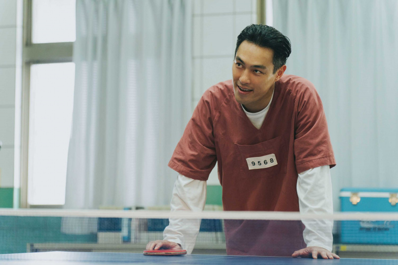 楊祐寧飾演的黑道大哥9568勝負欲高漲盼奪桌球比賽冠軍。（圖／愛奇藝國際版、壹壹影業提供）