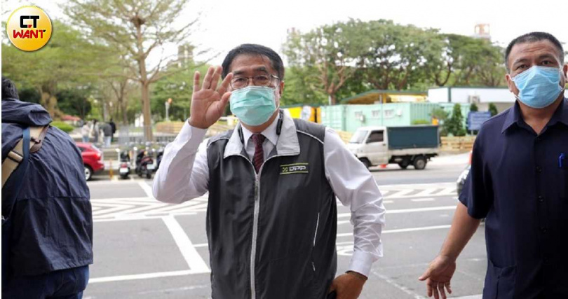 台南市長黃偉哲（圖）認為橋梁改建可與防洪工程一併處理，進一步提升通行安全與環境保護。（圖／周志龍攝）