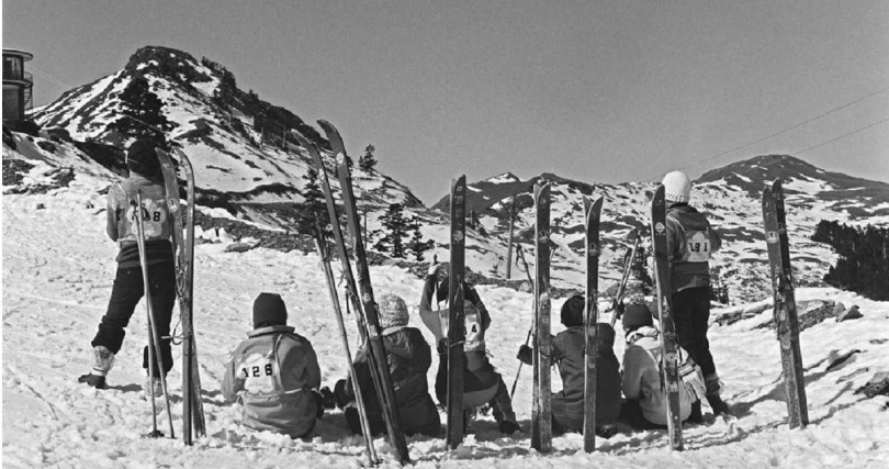 國發會表示，當時冬天的山上很熱鬧。