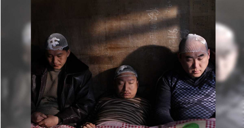 耿軍以《錘子鐮刀都休息》拿下金馬獎最佳創作短片。（圖／金馬執委會提供）