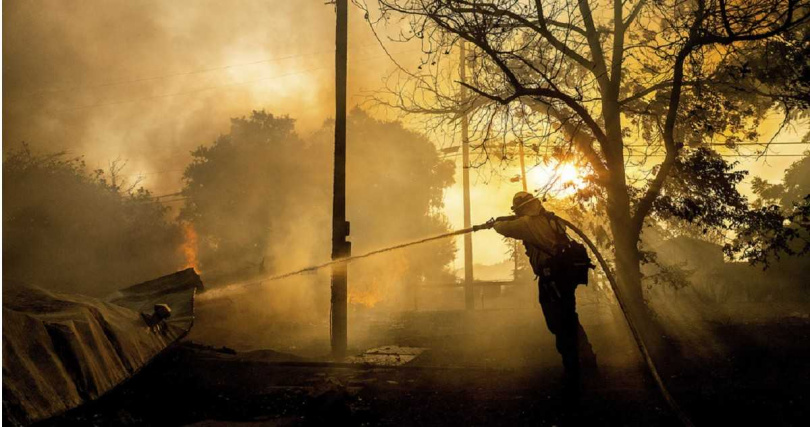 建於1854年的華人營郵局付之一炬,這座歷史地標在大火中不復存在。