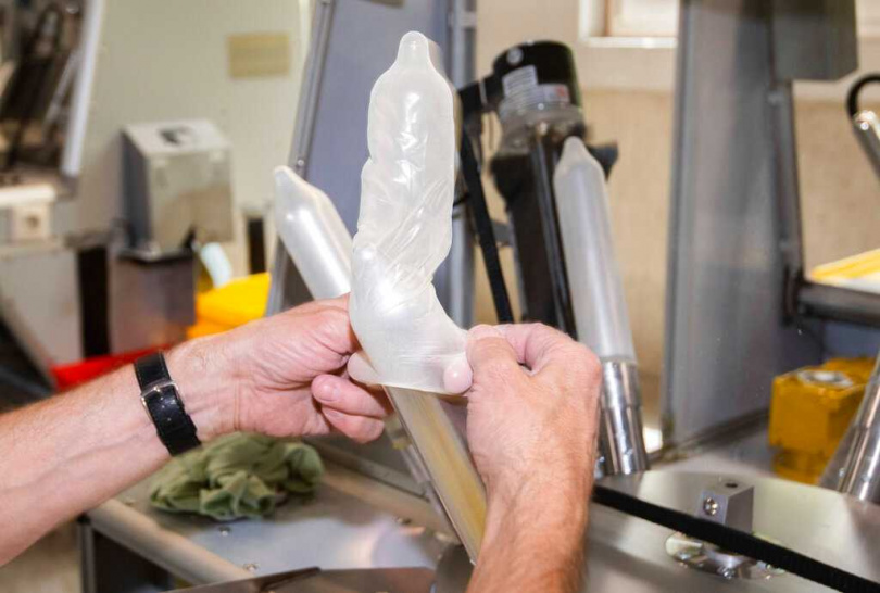 馬來西亞康樂公司保險套產品，成本因戰事上升。