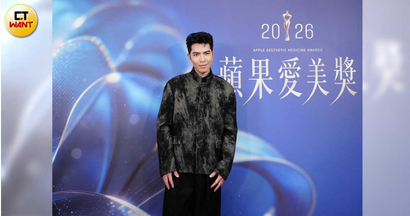 蕭敬騰擔任表演嘉賓，演唱〈流浪流浪就好〉、〈讓我為你唱情歌〉等歌曲。（圖／蘇聖倫攝）