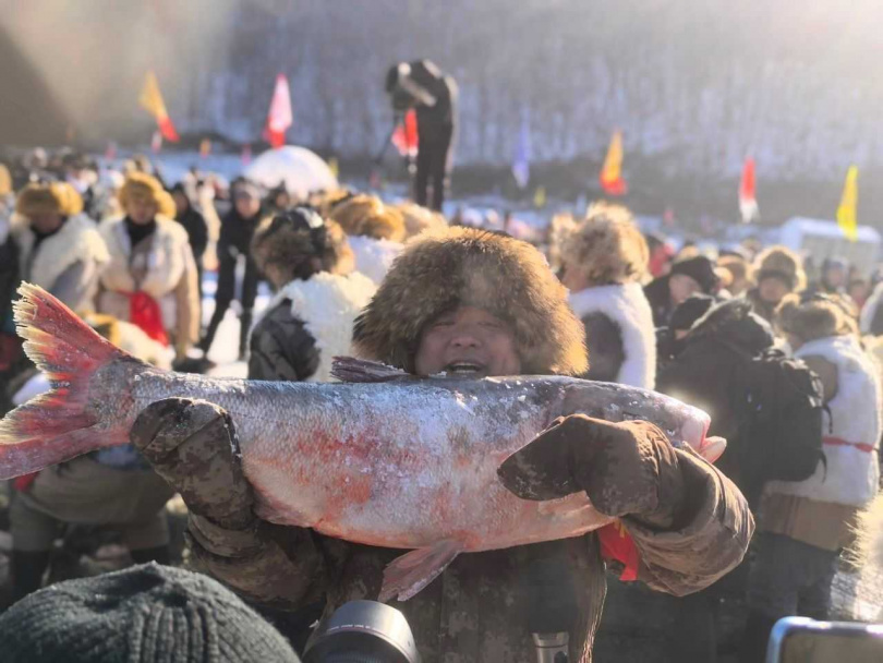 黑龍江鏡泊湖每年一月都會舉辦最熱血的「千年大冬捕」。（圖／中視提供）