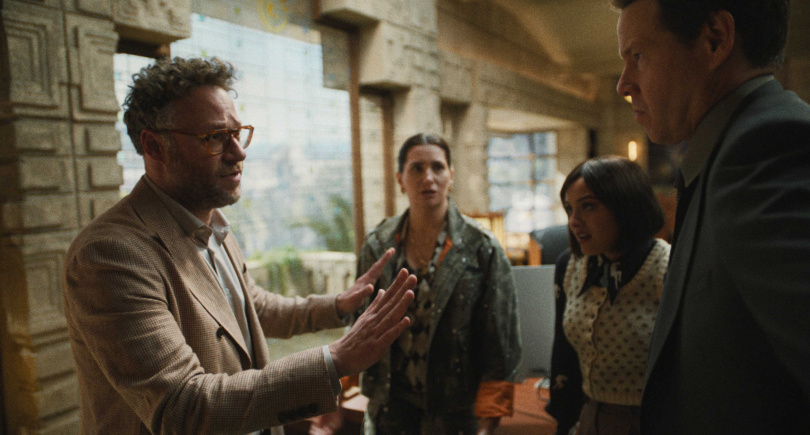 《片廠風雲》由「喜劇天王」賽斯羅根自編自導自演，並大量大量使用「一鏡到底」的拍攝手法，讓觀眾身歷其境。（圖／Apple TV＋提供）