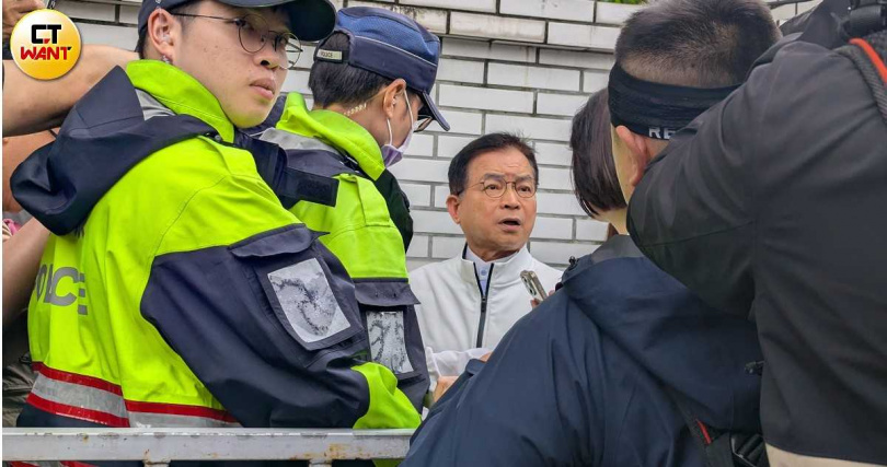 黃呂錦茹25日重開羈押庭，國民黨立委王鴻薇等人欲進入北檢被阻。（圖／林冠吟攝）