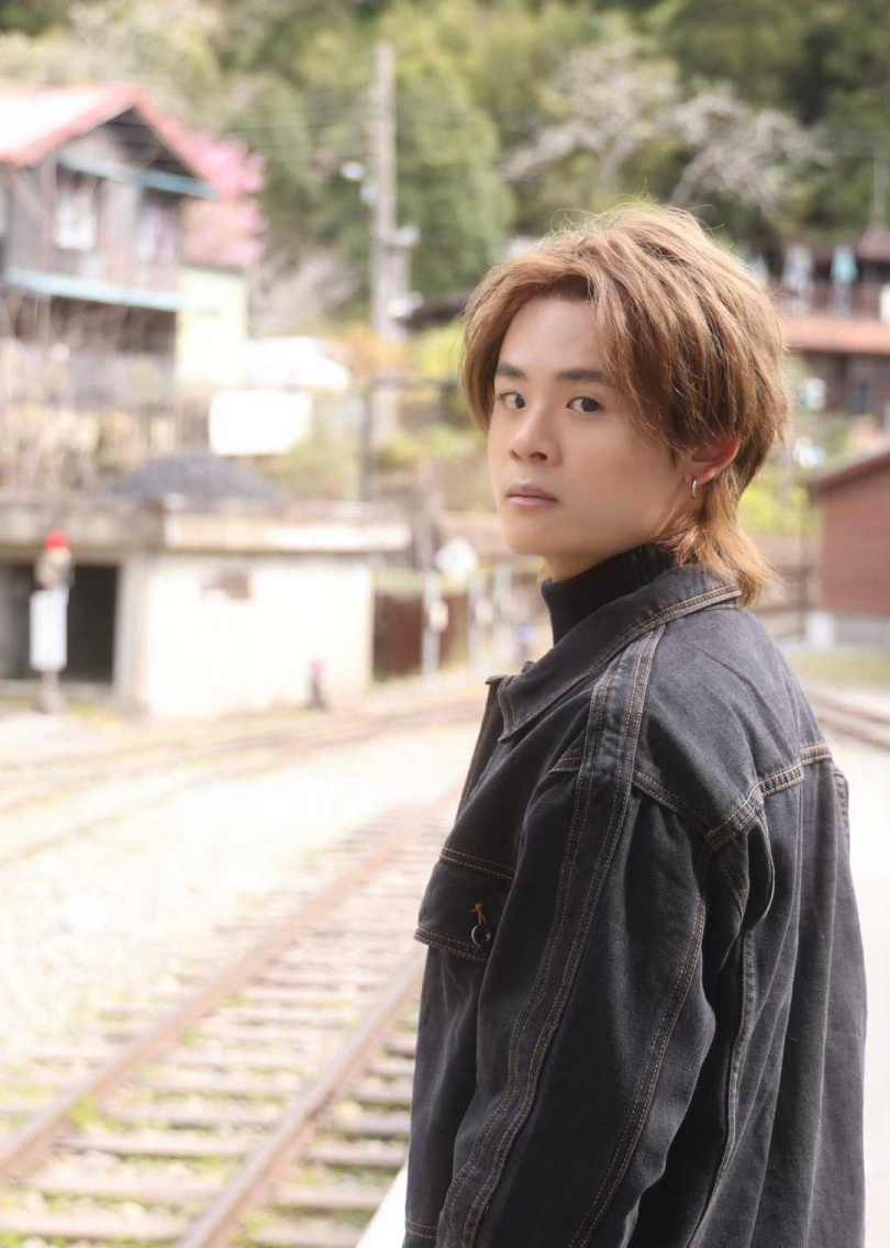 吳胤呈為微電影創作主題曲。（圖／尚時代文創娛樂提供）