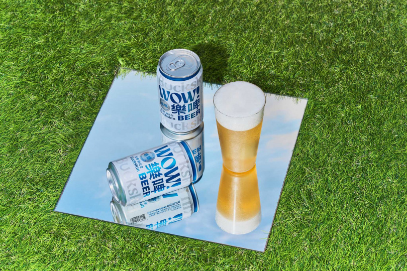 「樂啤 WOW BEER」使用特殊糖類分解技術，在保留風味及香氣的同時，降低熱量與糖分。※喝酒勿開車！飲酒過量，有害健康，未滿18歲請勿飲酒。（圖／金車柏克金提供）。