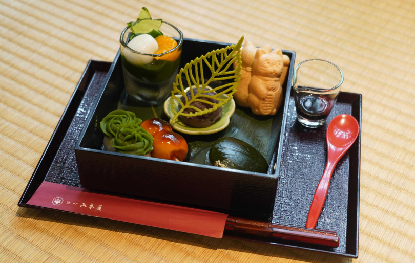 京都多家餐廳推出世博期間限定餐點，圖為台灣記者會活動場地「京町山本屋」設計的日式甜點、非京都當地餐廳套餐。（圖／魏妤靜攝）