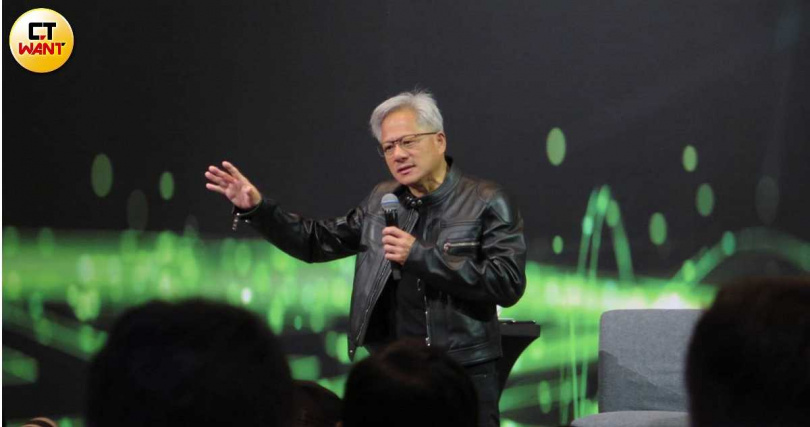 輝達執行長黃仁勳21日舉辦國際記者會。（圖／陳曼儂攝）