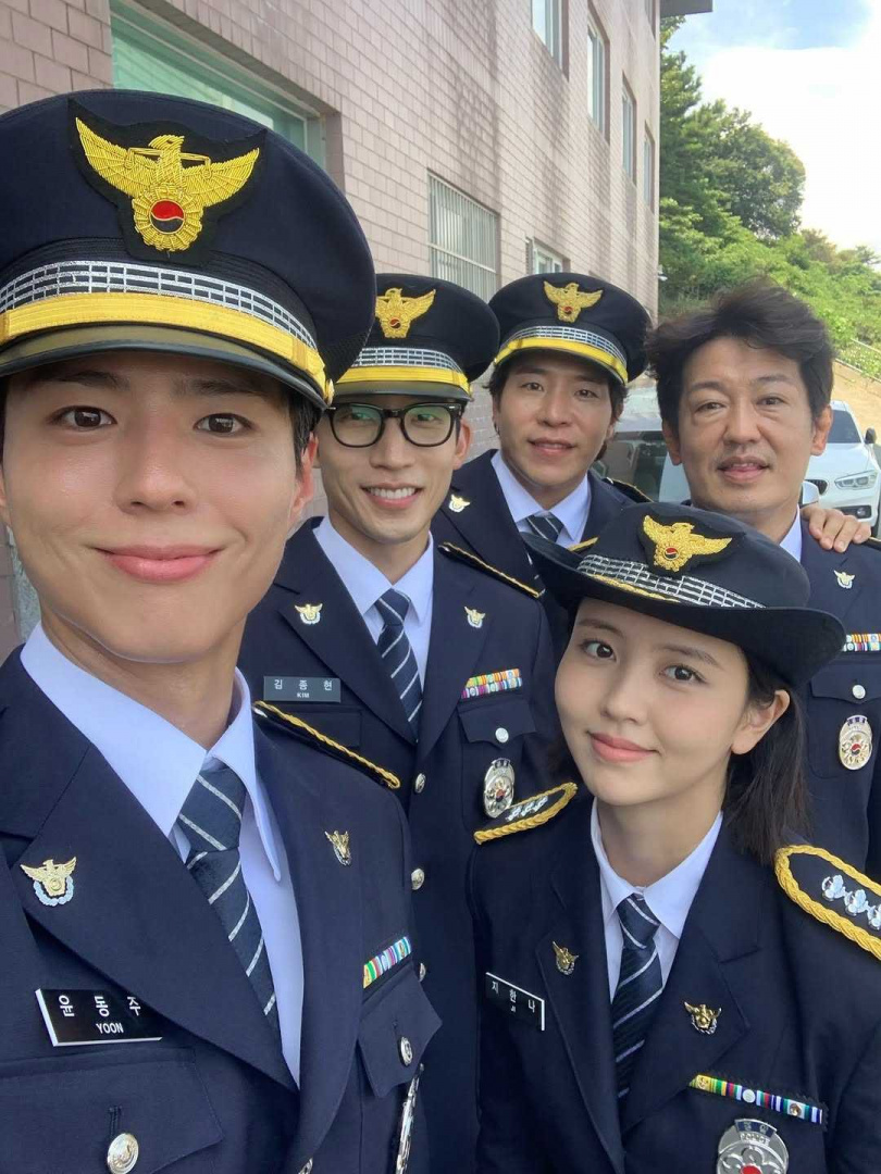 主演群感情融洽，許城泰等前輩經常請客。（圖／取自朴寶劍IG）