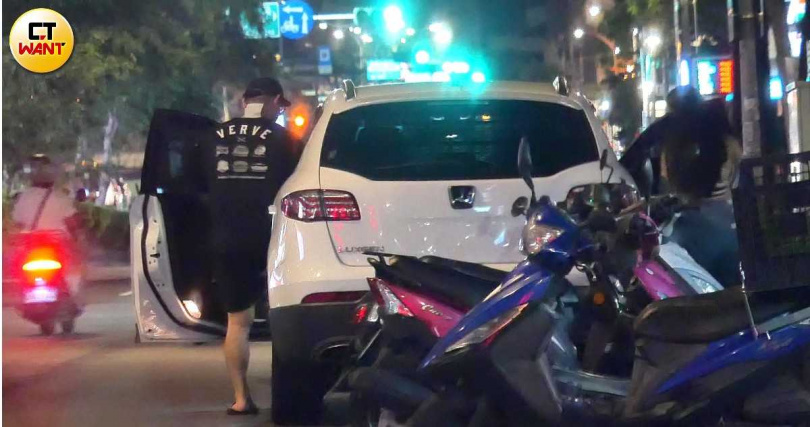 回程換由KK開車載著林芯儀返回男方住處。（圖／本刊攝影組）
